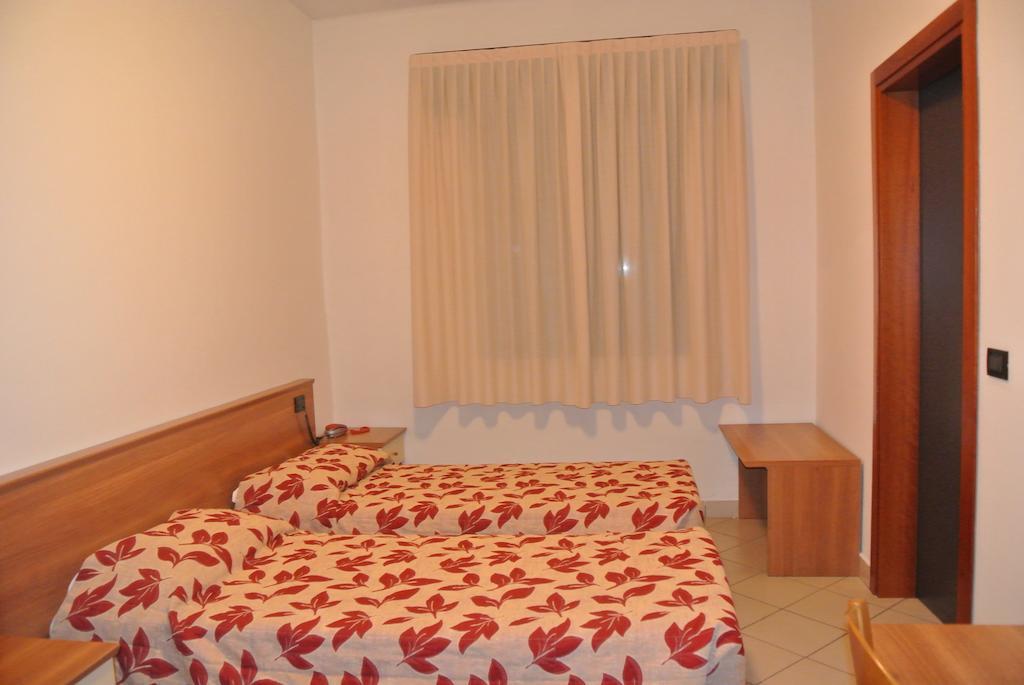 Arlecchino Hotel Castel San Pietro Terme Bagian luar foto