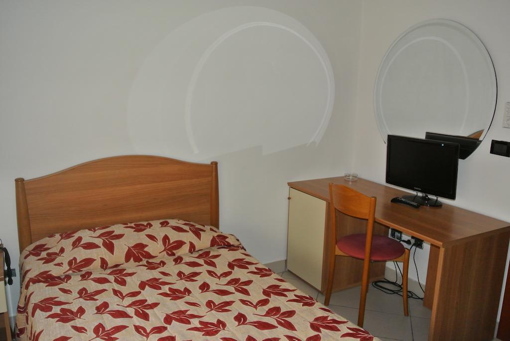 Arlecchino Hotel Castel San Pietro Terme Bagian luar foto