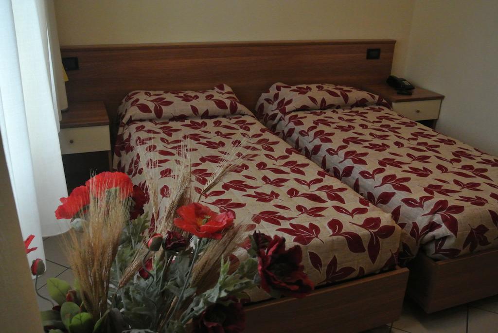 Arlecchino Hotel Castel San Pietro Terme Bagian luar foto